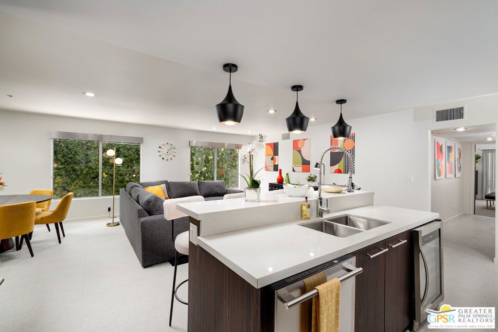 588 E San Lorenzo Road # 206, Palm Springs