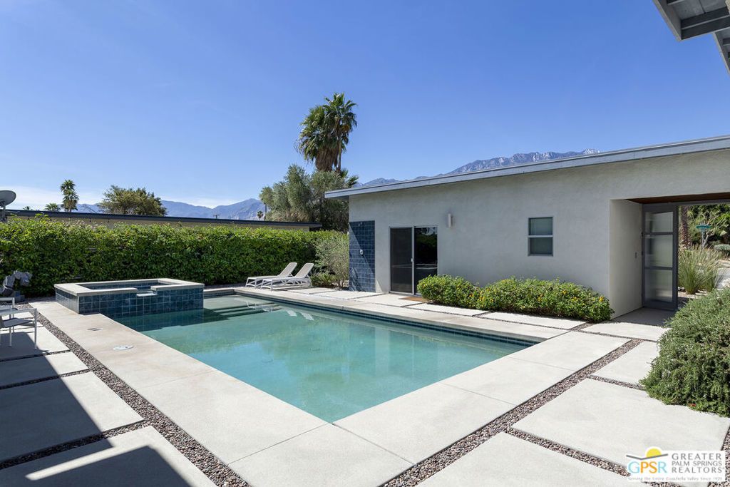 2990 N Farrell Drive, Palm Springs