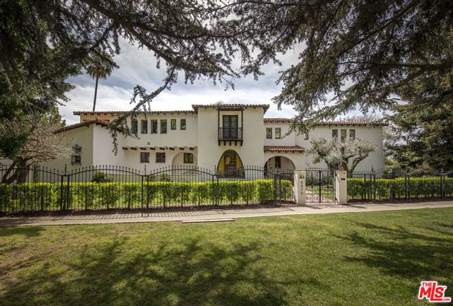 5470 Los Feliz Boulevard, Los Angeles
