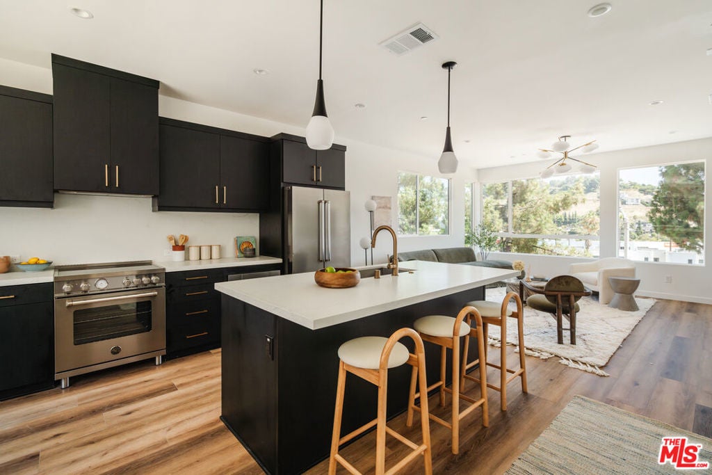 Photo of Listing #26705499