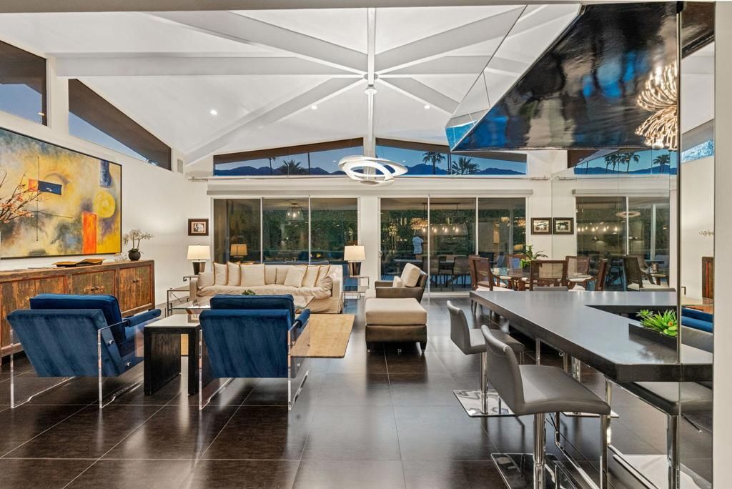2015 S Toledo Avenue, Palm Springs