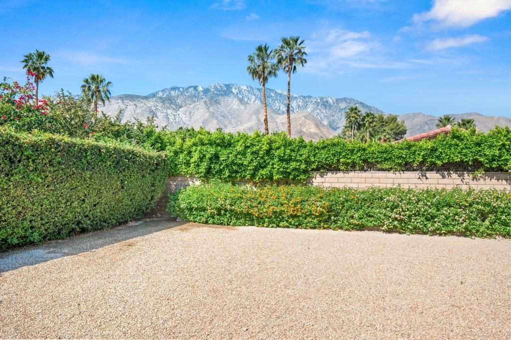 1305 E Rosarito Way, Palm Springs