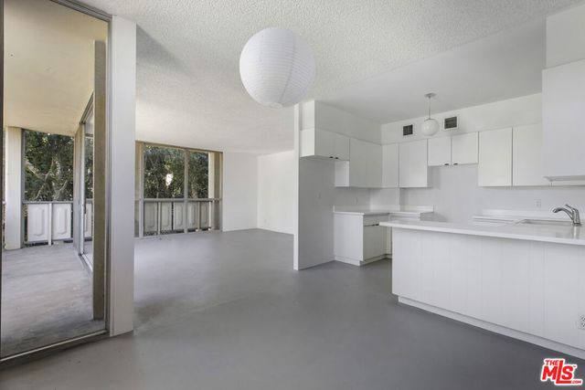 4411 Los Feliz Boulevard # 202, Los Angeles
