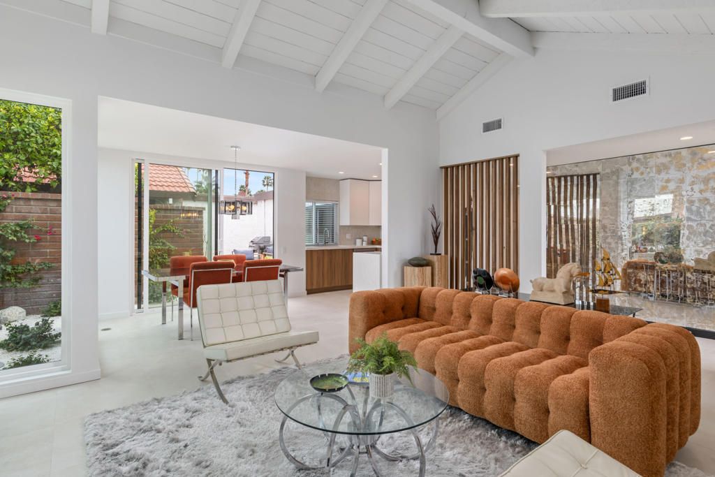 2545 S Gene Autry Trail # E, Palm Springs
