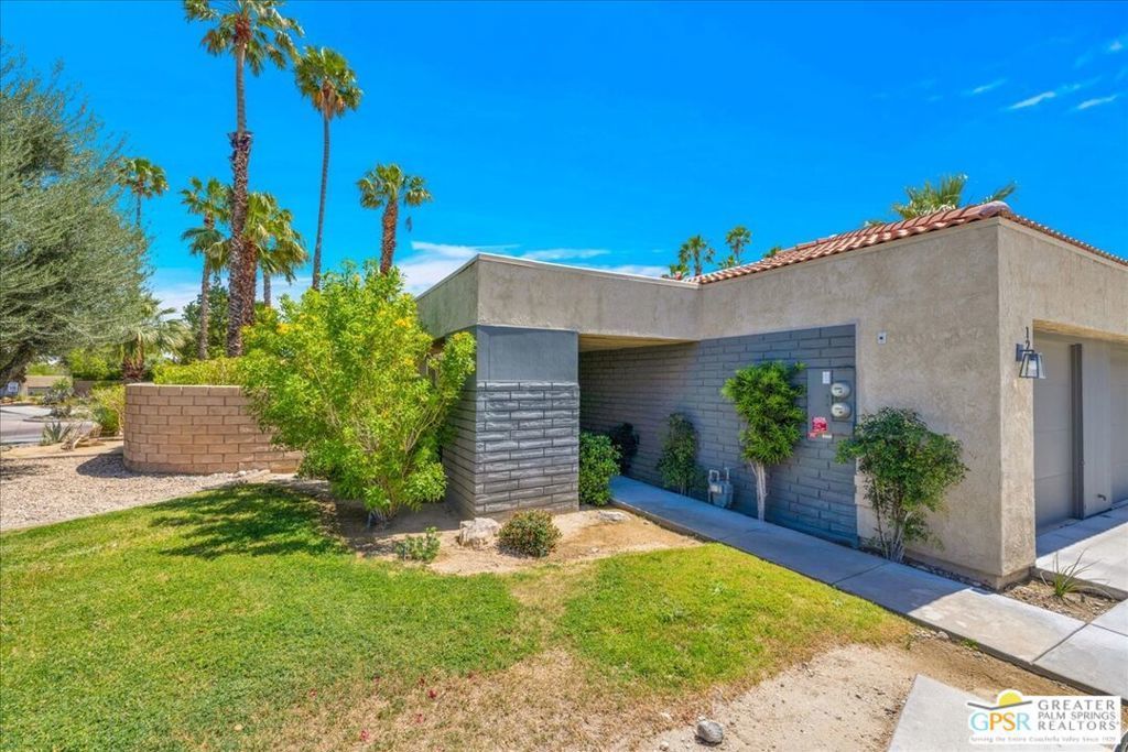 1291 S Sunflower Circle, Palm Springs