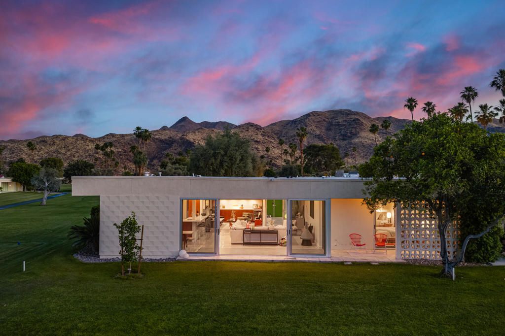 14 Lakeview Circle, Palm Springs
