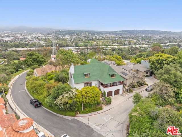 3806 Carnavon Way, Los Angeles