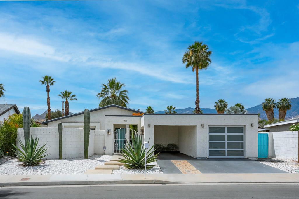 913 Arroyo Vista Drive, Palm Springs