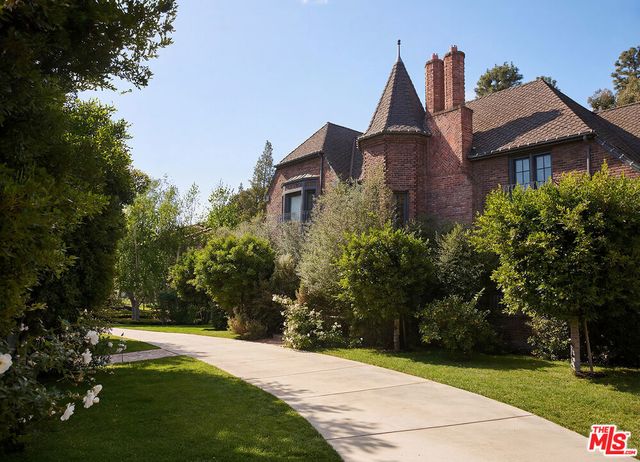 2501 N Vermont Avenue, Los Angeles