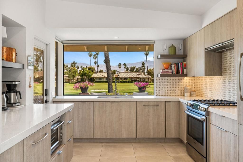 201 Las Lomas, Palm Desert