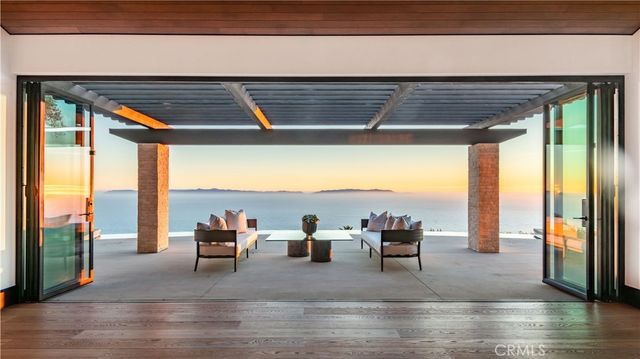 71 Crest Road, Rolling Hills.