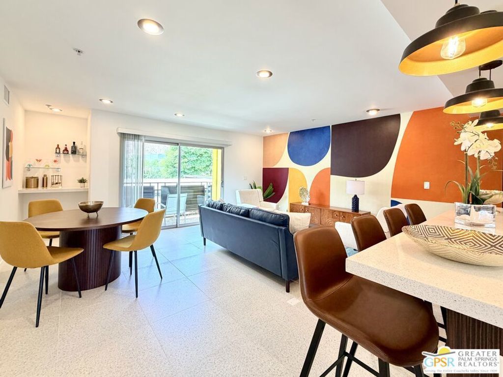 588 E San Lorenzo Road # 202, Palm Springs