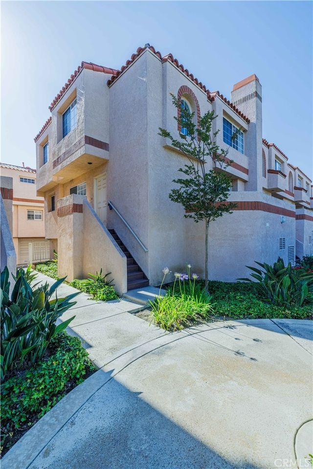 3101 Plaza Del Amo 57, Torrance.