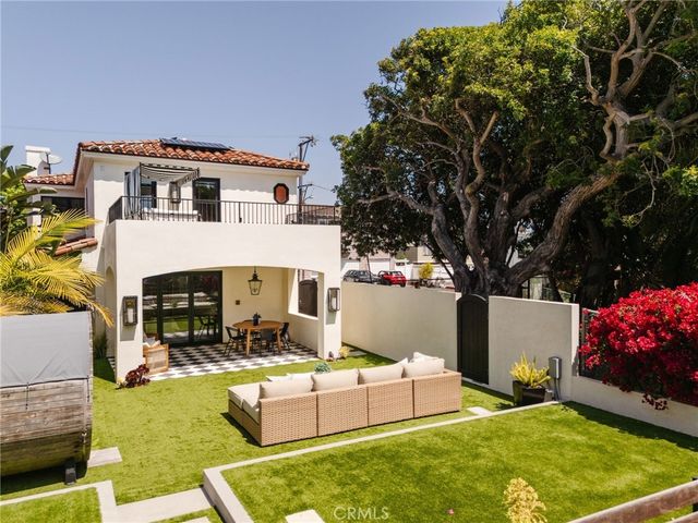 429 20th Street, Manhattan Beach.