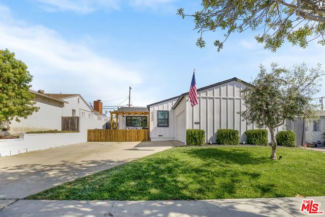 5433 W 140th Street, Hawthorne.