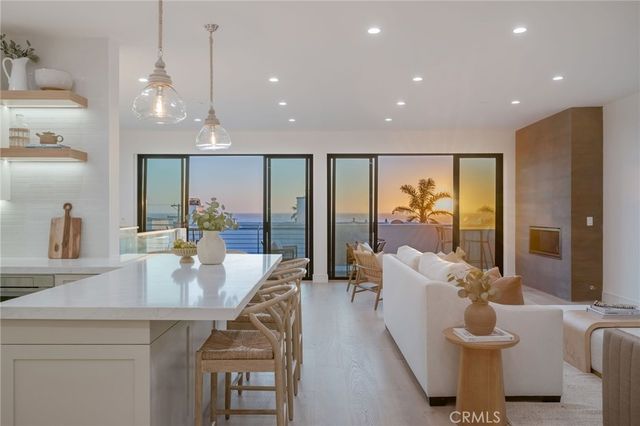 89 Bayview, Manhattan Beach.
