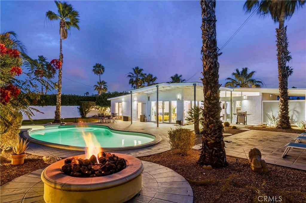 302 E Racquet Club Drive, Palm Springs