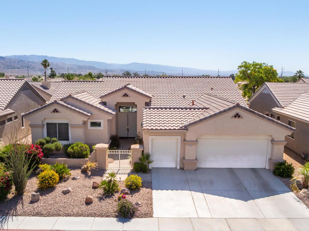 37616 Pineknoll Avenue, Palm Desert