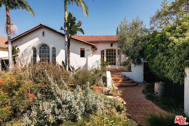 4801 Ambrose Avenue, Los Angeles