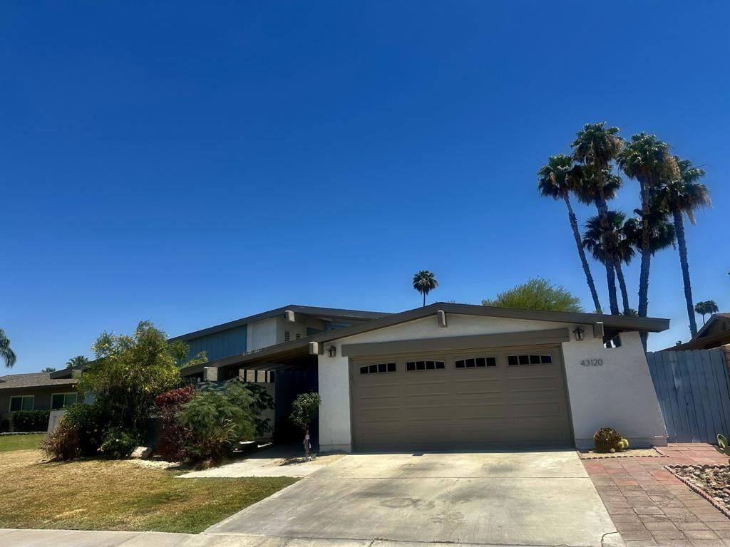 43120 Buttonwood Drive, Palm Desert