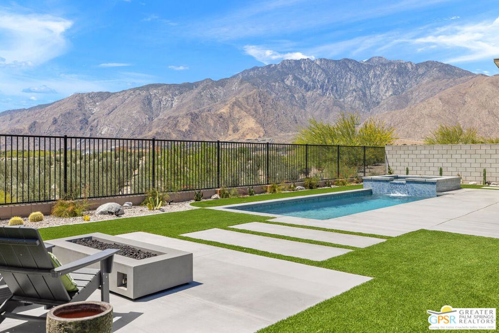 337 Mustang Lane, Palm Springs