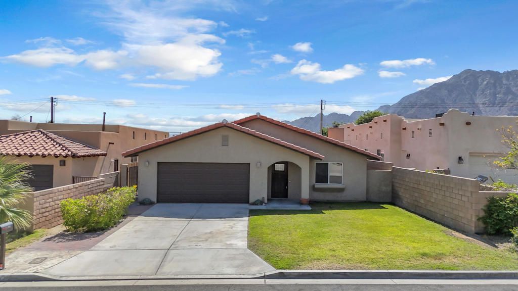 52300 Avenida Herrera, La Quinta
