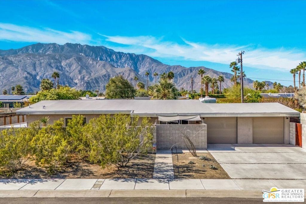 1979 N Los Alamos Road, Palm Springs