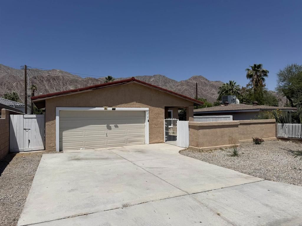 52121 Avenida Velasco, La Quinta