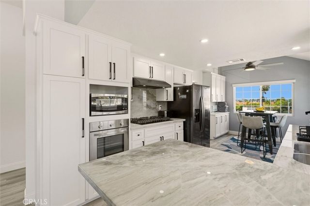 1809 Vanderbilt Lane C, Redondo Beach.