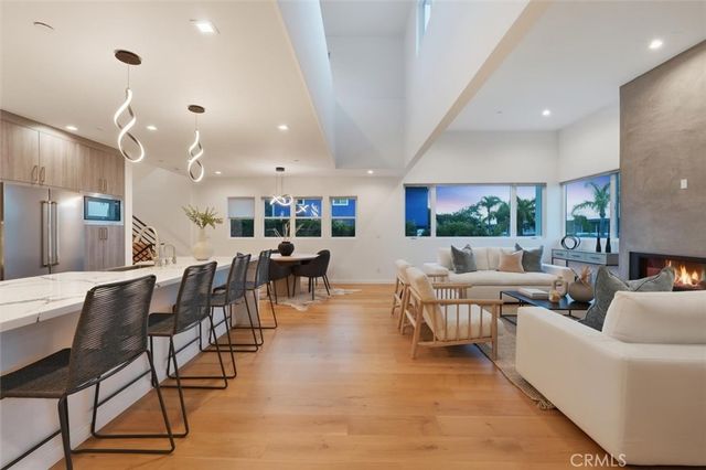 1427 15th Street, Manhattan Beach.