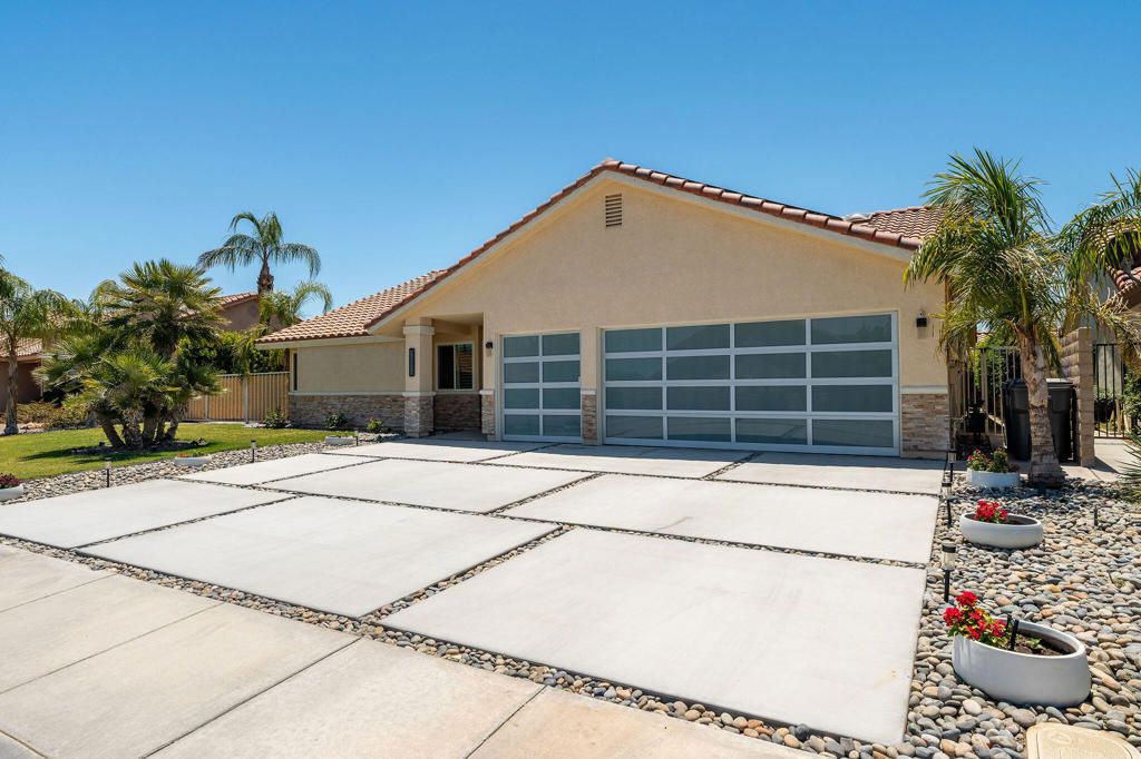 67727 Diane Lane, Cathedral City