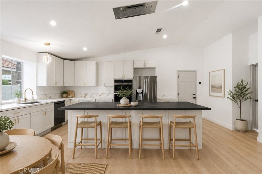52740 Avenida Alvarado, La Quinta