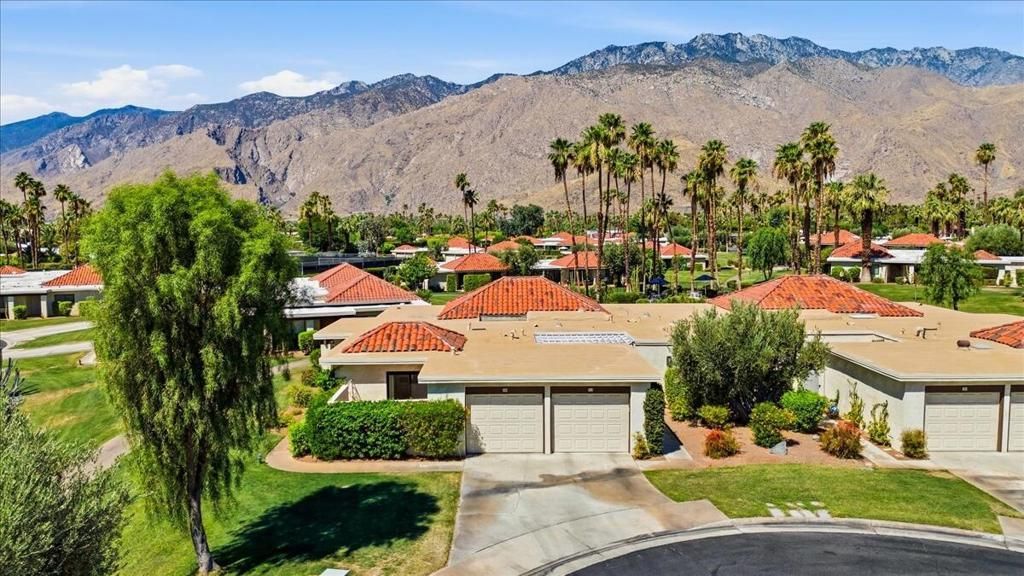703 N Barcelona Circle, Palm Springs