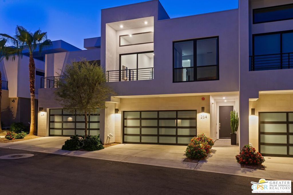 254 Mayfair Way, Palm Springs