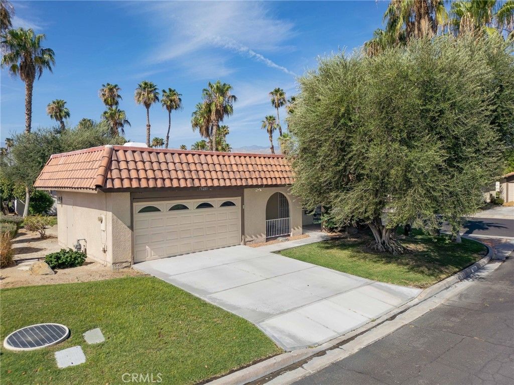 75205 Valencia Way, Palm Desert
