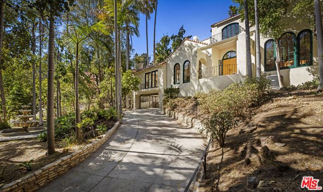 2586 Aberdeen Avenue, Los Angeles