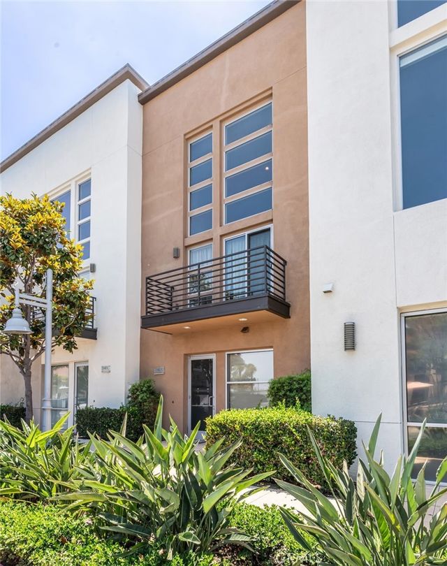 1540 W Artesia Square D, Gardena.