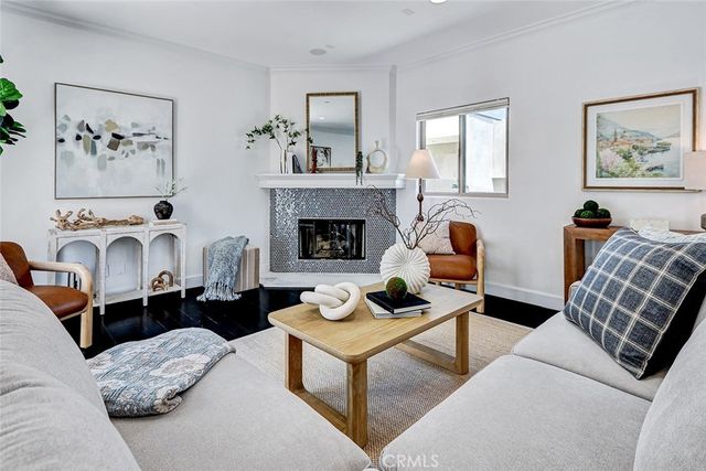 429 11th Street, Hermosa Beach.