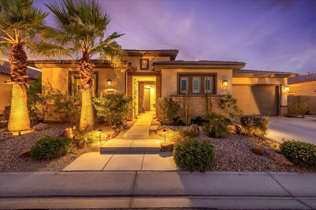 38 Burgundy, Rancho Mirage