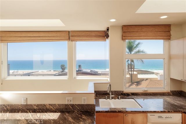 229 25th Place, Manhattan Beach.