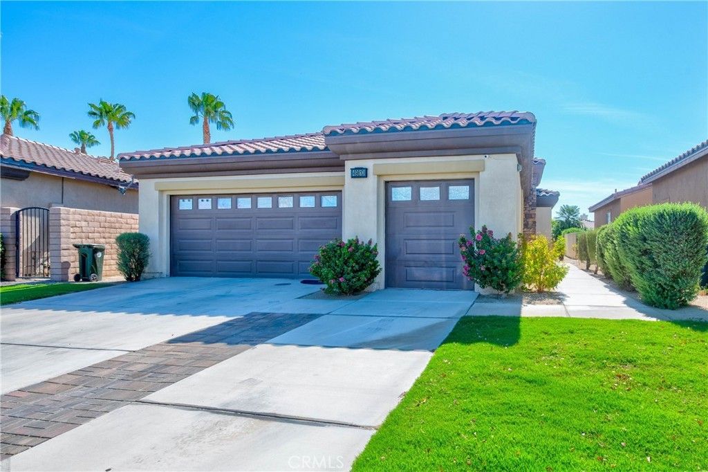 49810 Maclaine, Indio