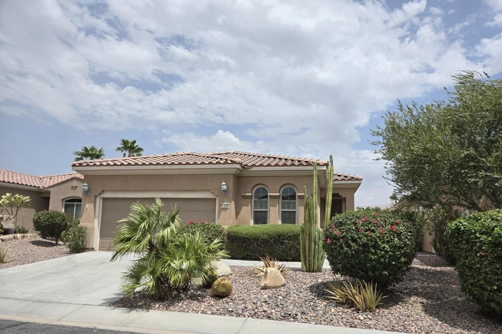 81620 Avenida Alturas, Indio