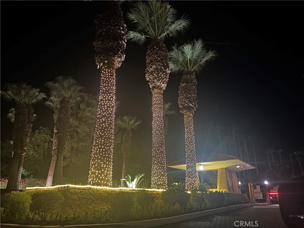 685 N Ashurst Ct # H208, Palm Springs