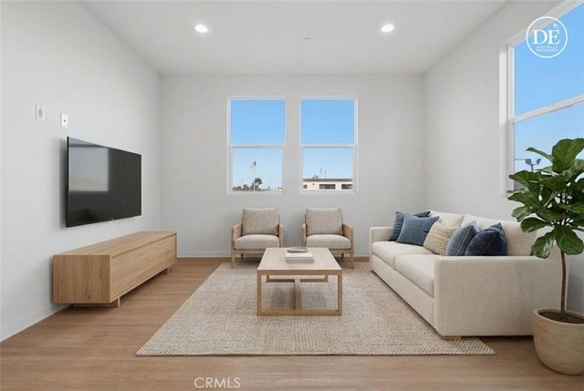 15310 Jasmine 101, Gardena.