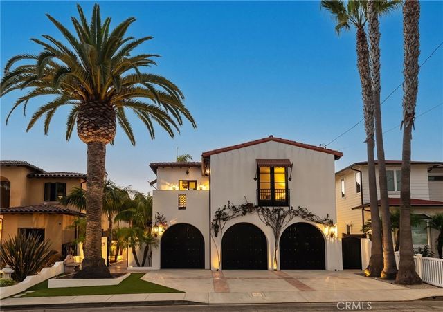 1029 10th Street, Manhattan Beach.