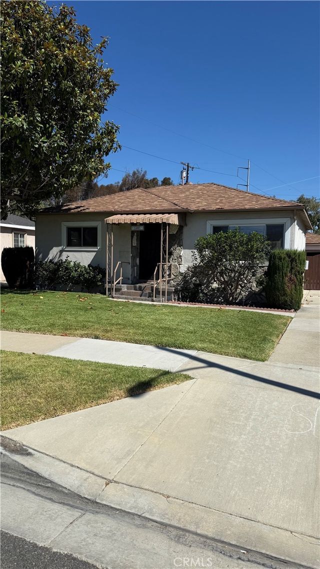 5041 W 123rd Place, Hawthorne.