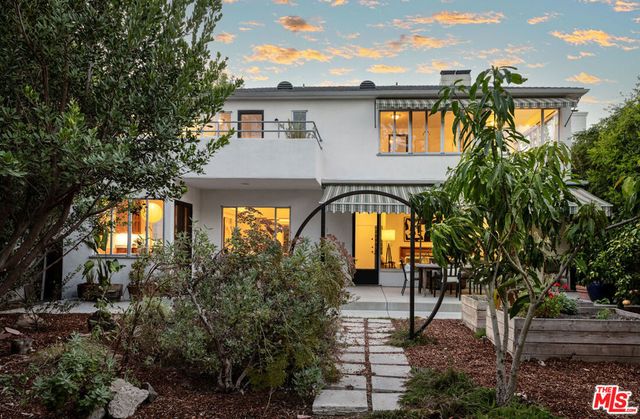 4966 Ambrose Avenue, Los Angeles