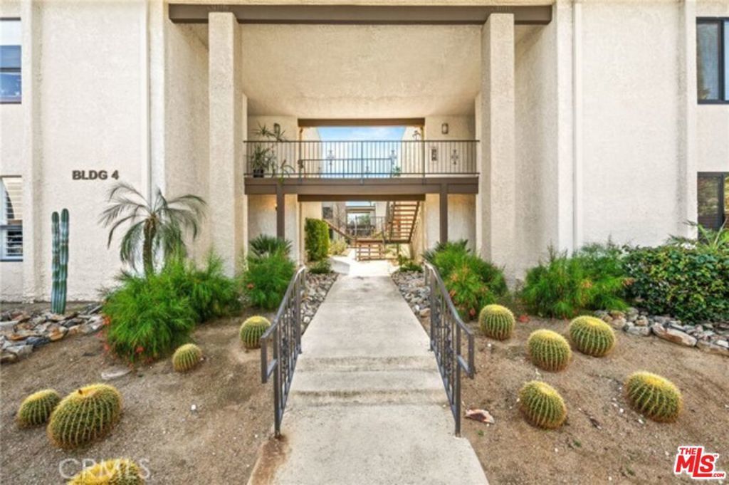 1150 E Palm Canyon Drive # 62, Palm Springs