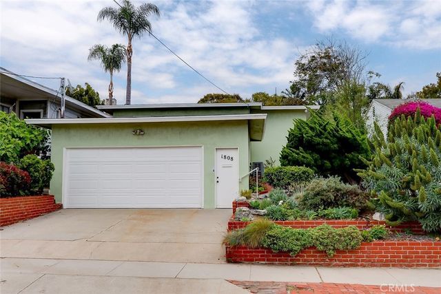1808 Pacific Avenue, Manhattan Beach.