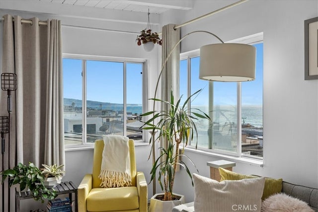 225 El Porto Street, Manhattan Beach.